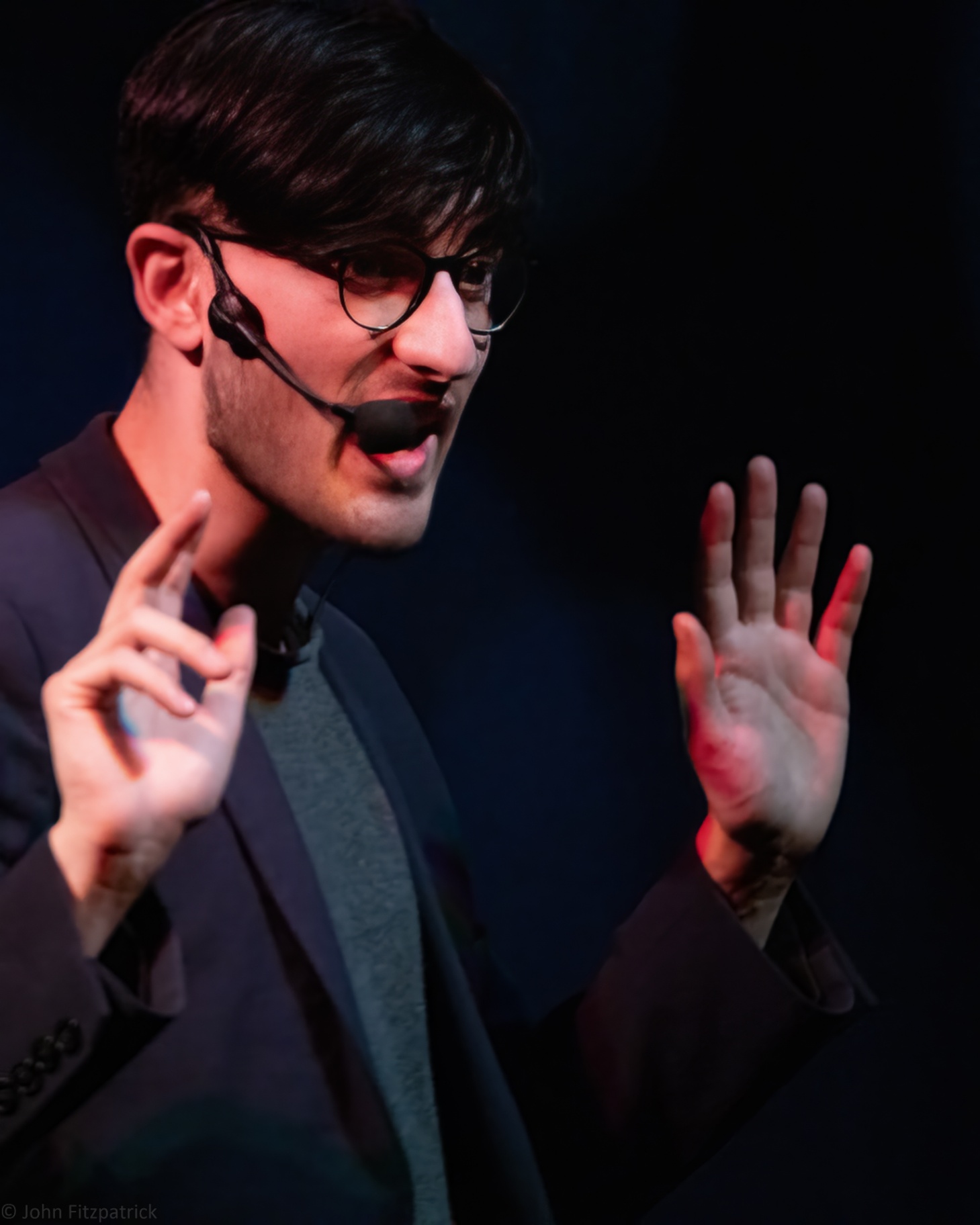 Daniel Sinclair live show